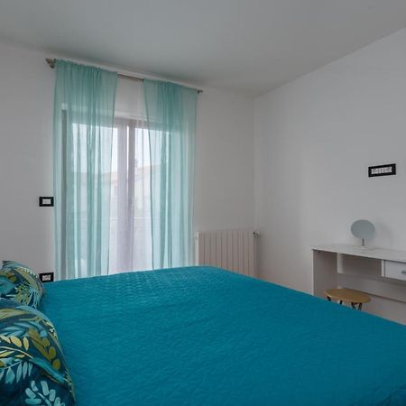 Es Residence ロヴィニ エクステリア 写真