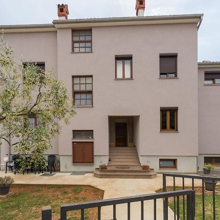 Es Residence ロヴィニ エクステリア 写真