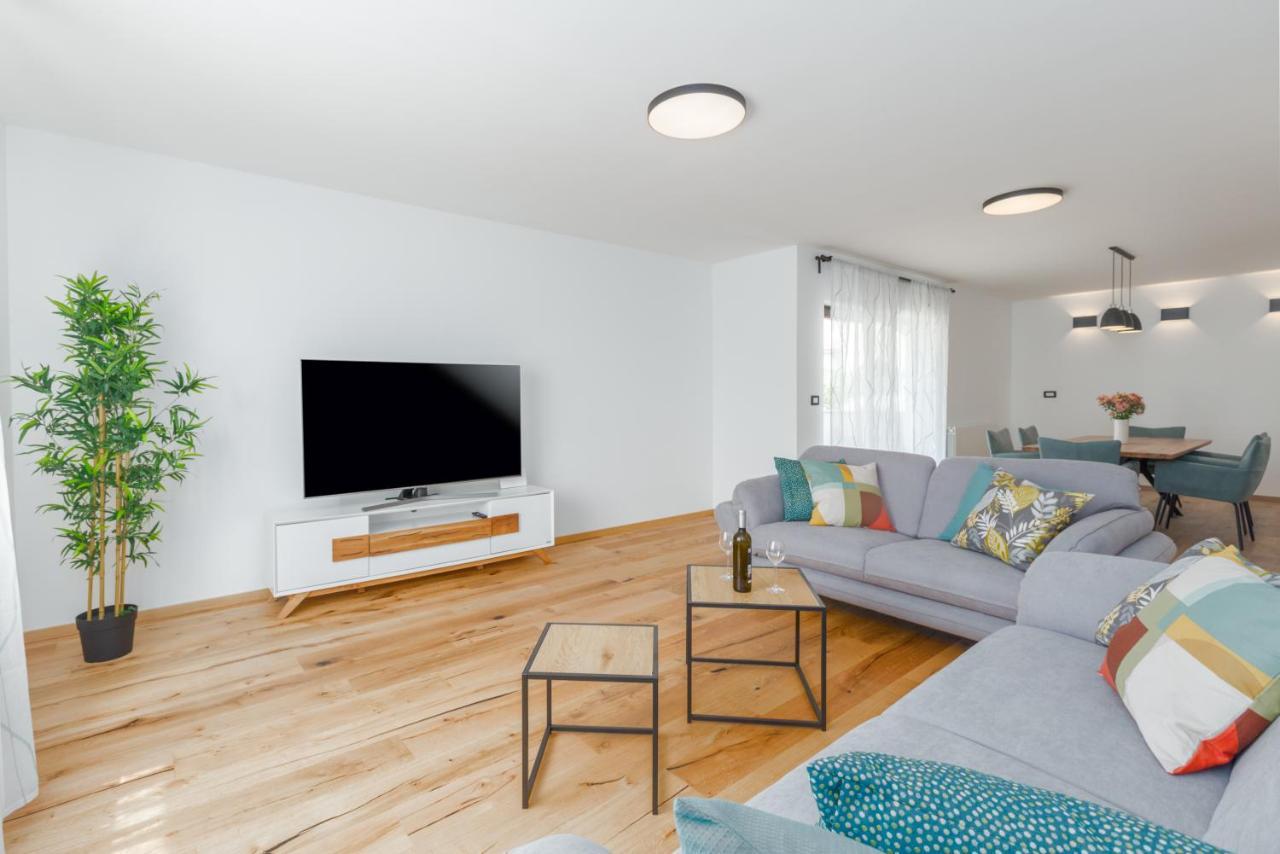Es Residence ロヴィニ エクステリア 写真
