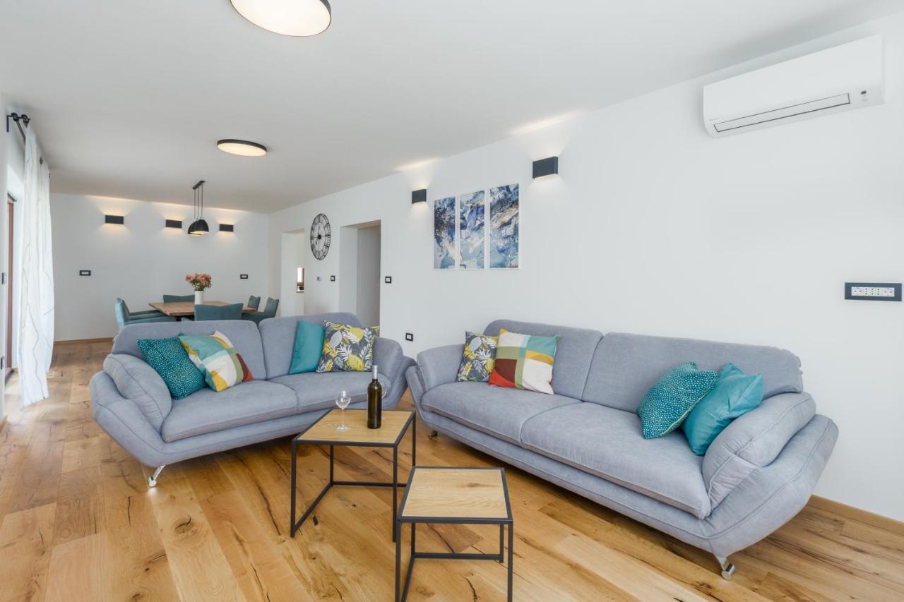 Es Residence ロヴィニ エクステリア 写真